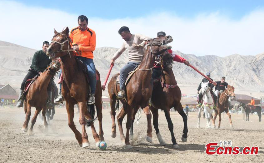 Goat grabbing competition held to greet start of spring in Xinjiang