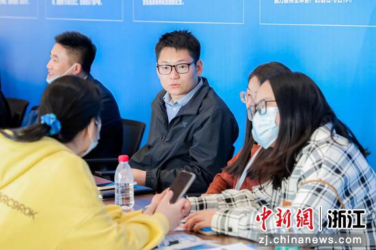 人才洽谈现场 嘉善县委宣传部供图