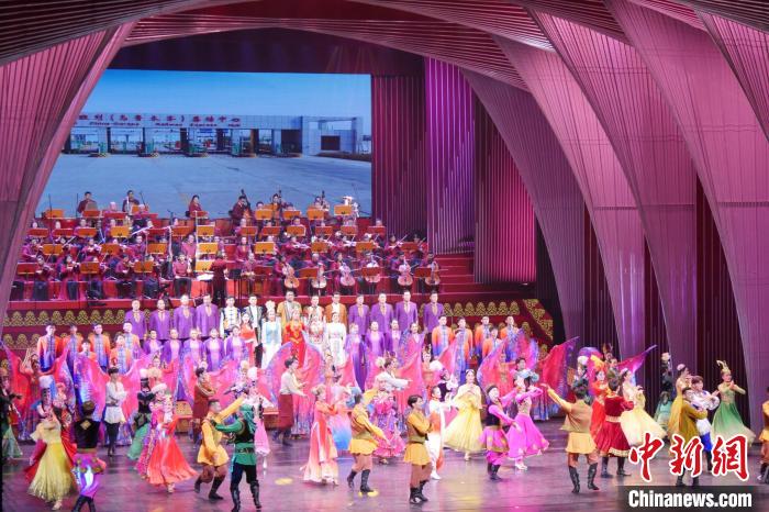 首屆新疆文化藝術節開幕 將陸續上演22個精品舞臺劇目