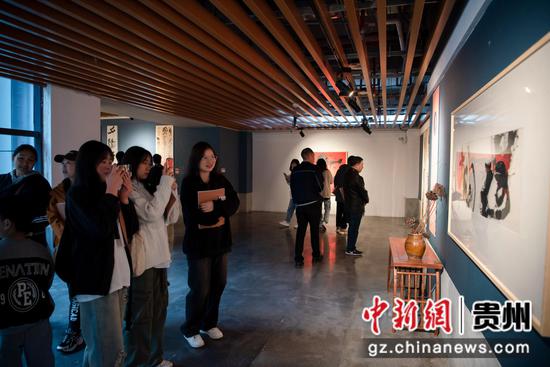 图为展览现场。 张杰 摄