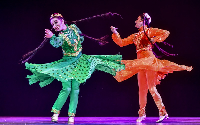 首屆新疆文化藝術節舞蹈專業比賽在烏魯木齊舉行