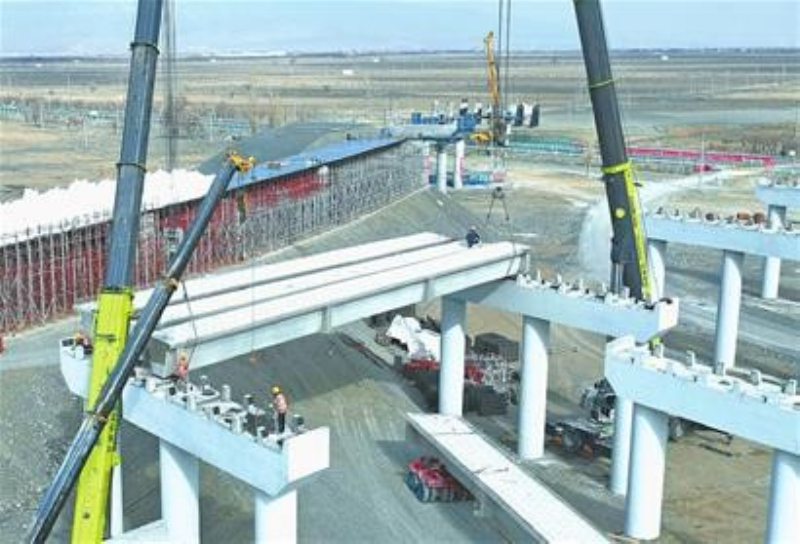 乌鲁木齐西绕城高速西山南互通箱梁架设将于5月底完工