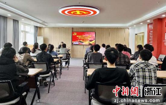 讲堂照片 徐锡勉 摄