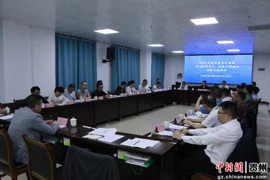 图为分组讨论