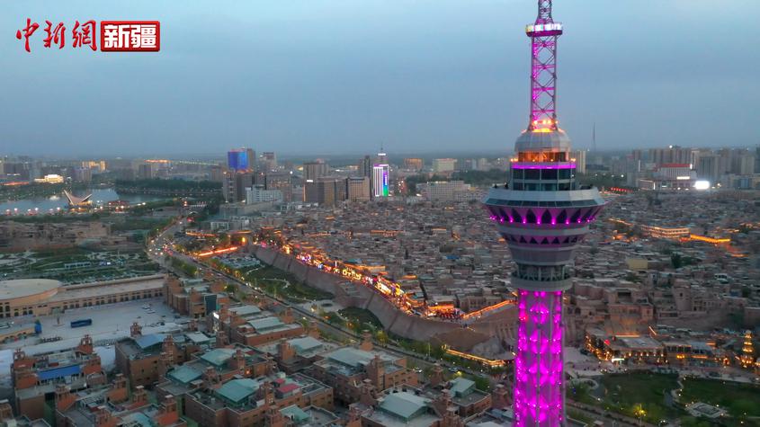 新疆喀什市：点亮“夜经济”打造“夜喀什”