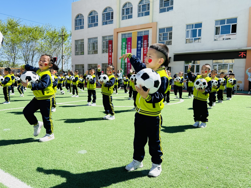新疆博樂市第六幼兒園成功舉辦第一屆親子運動會