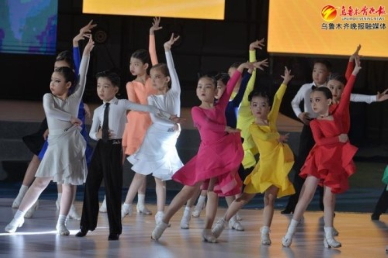 全国近500名舞者汇聚乌鲁木齐秀舞姿