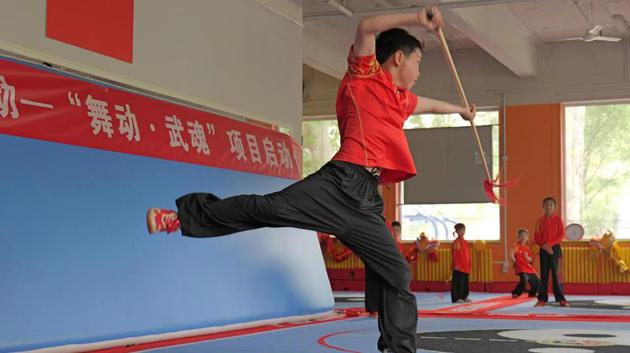 天津市人民体育馆体操武术队的小队员进行表演。 活动方供图