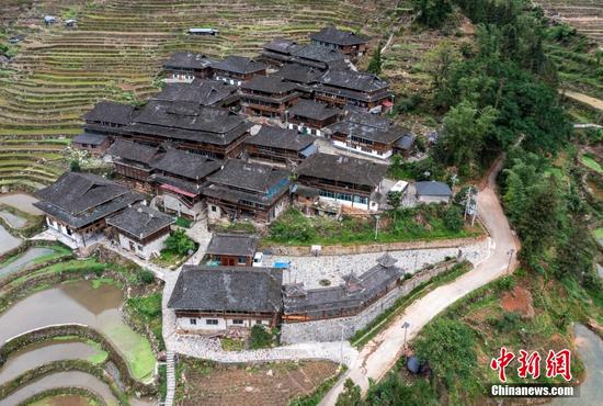 5月7日，贵州省从江县刚边壮族乡刚边村景色别致。（无人机航拍）