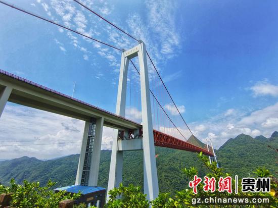 贵州坝陵河大桥。唐哲摄