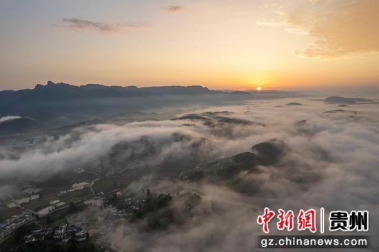 2023年5月18日，航拍的贵州省黔东南苗族侗族自治州施秉县甘溪乡高碑村。磨桂宾 摄