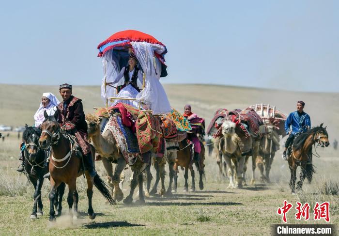 新疆福海舉辦百萬阿勒泰羊轉場文化旅游節轉場儀式