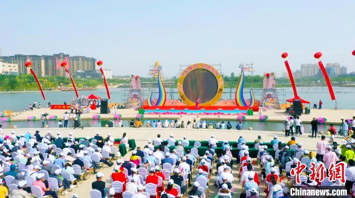 6月17日，新疆庫(kù)車市第二屆龜茲文化藝術(shù)節(jié)開幕?！『式堋z