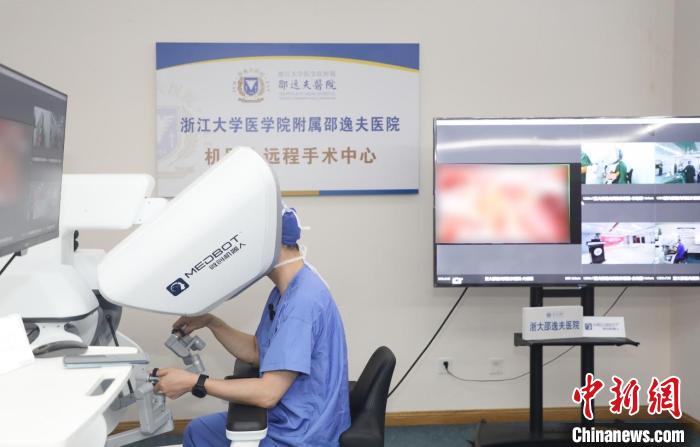 运用5G超远程机器人 浙江医生跨万里为新疆病患手术