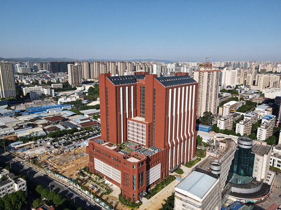 广西医科大学第二附属医院病房医技综合楼工程实景
