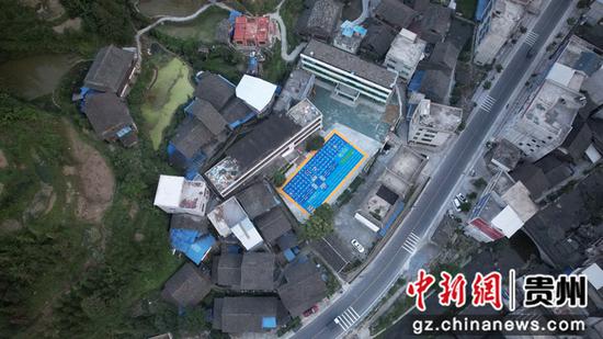 榕江县崭新的乡村儿童操场。李熠晨 摄