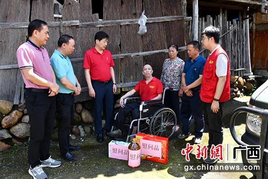 秦小敏 摄