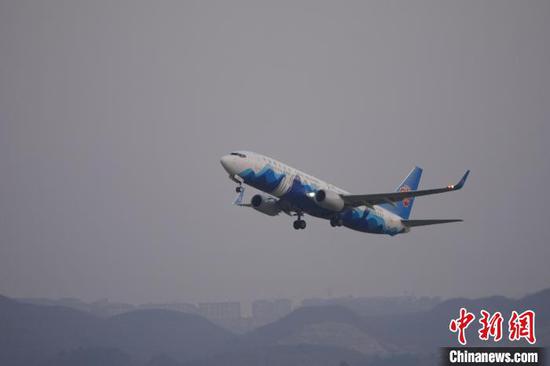 航班CZ8051起飞。　南方航空供图