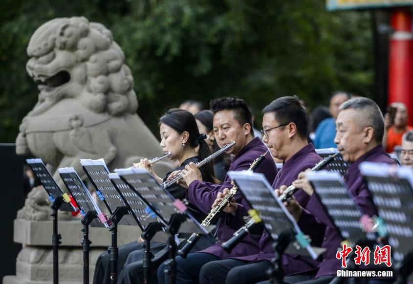 烏魯木齊公園里舉辦交響音樂會