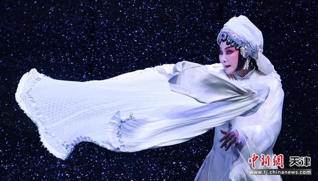 5月13日，评剧《赵锦棠》在中华剧院上演。中华剧院供图