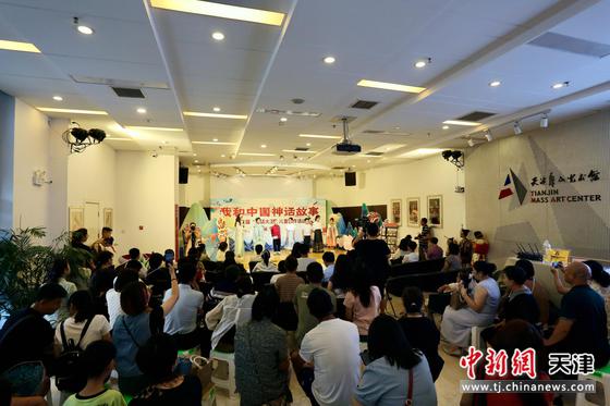 “我和中国神话故事”第二届“童话大王”儿童创作活动颁奖会在天津市群艺馆举行。刘俊苍 摄
