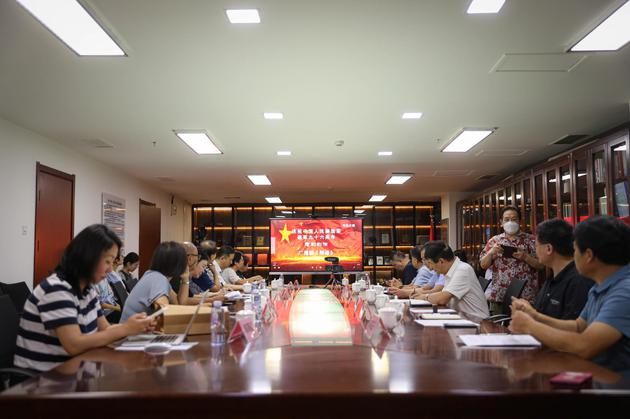 25日，“视听广播剧《摆渡》发布座谈会”在天津举行。天津人民出版社供图