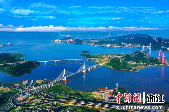 浙江交通集团主导投资建设的舟山跨海大桥群。浙江交通集团供图