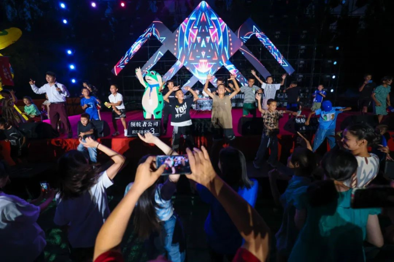 新疆博樂市首屆龍蝦節開幕
