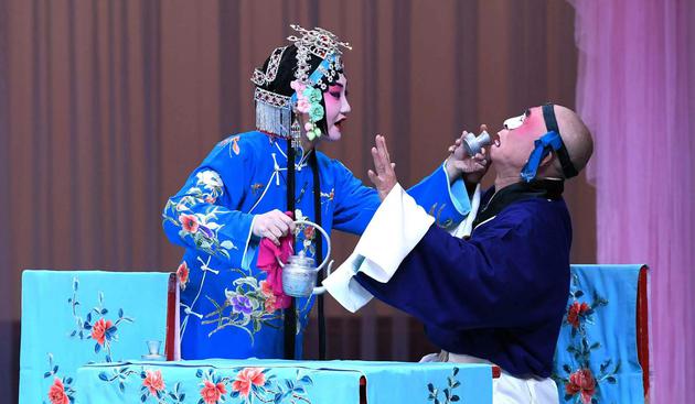 近日，中华剧院上演《法门寺》和《金龟记》两出大戏。图为演出现场。天津市青年京剧团供图