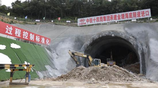 成百舸 摄
