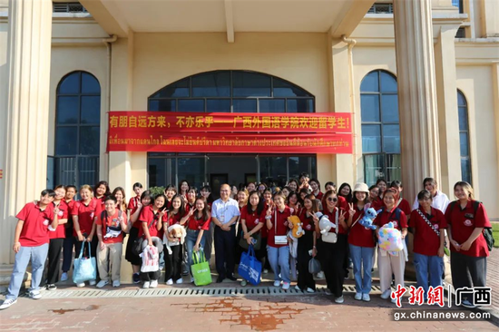 留学生顺利抵达广西外国语学院空港校区