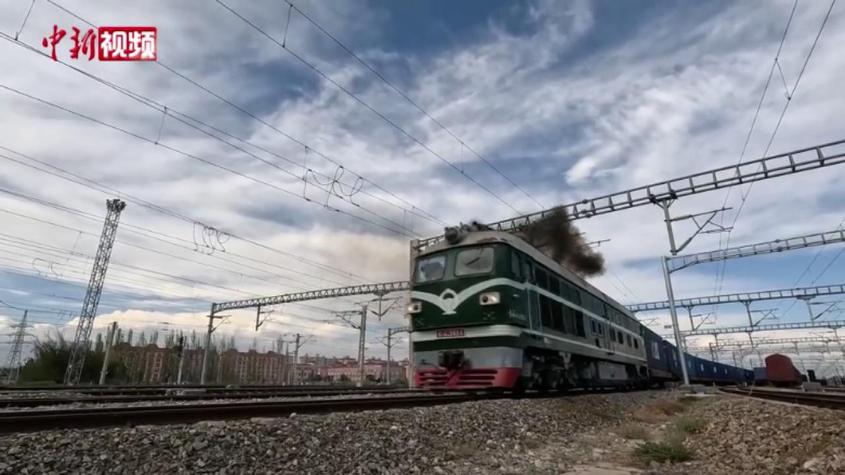 新疆鐵路雙口岸通行突破1萬班列