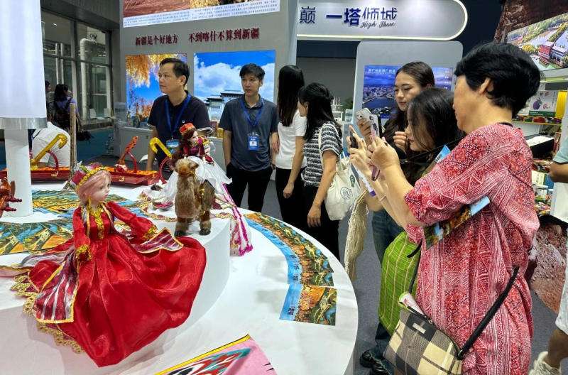 新疆伽师县特色产品亮相2023广东国际旅游产业博览会
