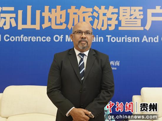 马尔代夫旅游部国务部长艾哈迈德·萨利赫在2023国际山地旅游暨户外运动大会上。任杰 摄