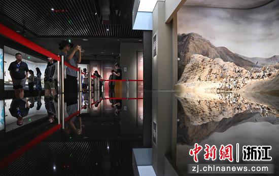 中国京杭大运河博物馆吸引参观者。中新社记者 王刚 摄 