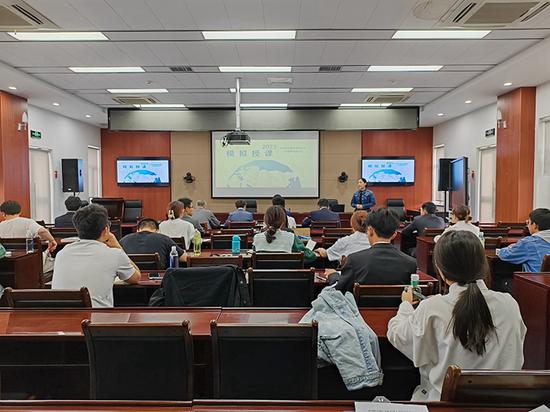 新疆空管局举行2023年民用航空通讯导航监督人员岗前根底训练