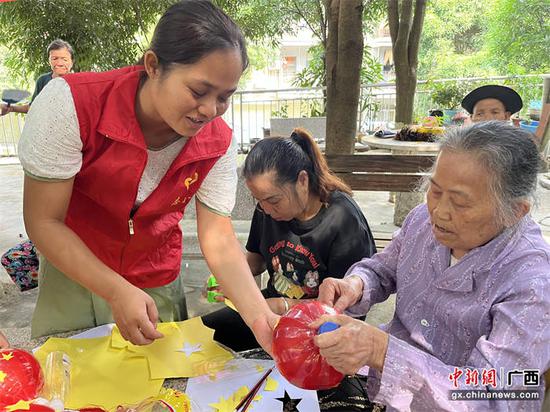 杨来  梁卓豪  摄影报道