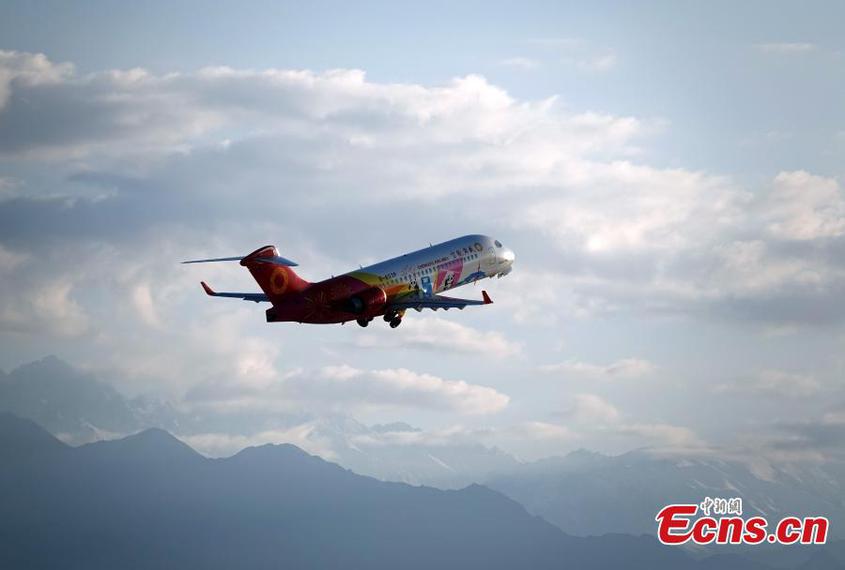 A China's domestically developed regional passenger jet ARJ21 takes off at Jiaohe Airport in Turpan, northwest China's Xinjiang Uyghur Autonomous Region, Sept. 22, 2023. (Photo: China News Service/Sun Zifa)

