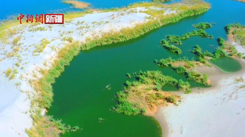 實拍新疆南部沙漠腹地的湖泊