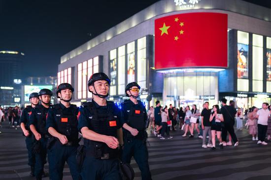 中秋国庆假期杭州公安投入警力20万人次 治安