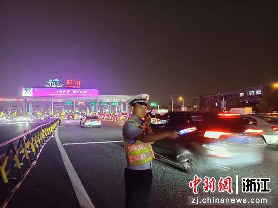 杭州高速交警护航亚运。杭州高速交警供图