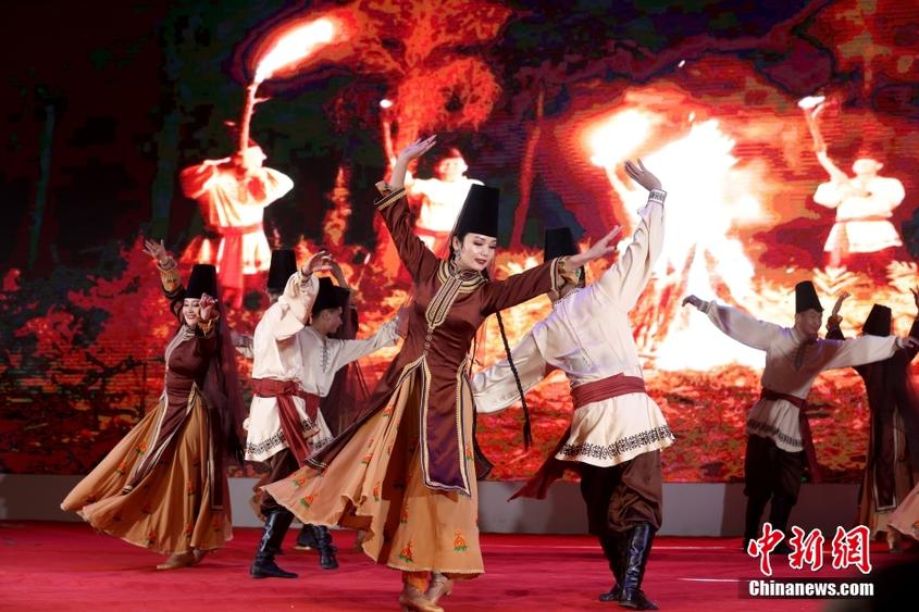 舞台剧《慕萨莱思之恋》首演 展现新疆古刀郎文化魅力