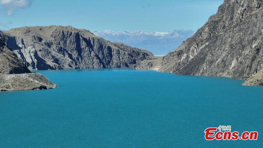 Breathtaking scenery of Yuhu Lake, also known as Jade Lake in Zhaosu County, northwest China's Xinjiang Uyghur Autonomous Region.(Photo: China News Service)

