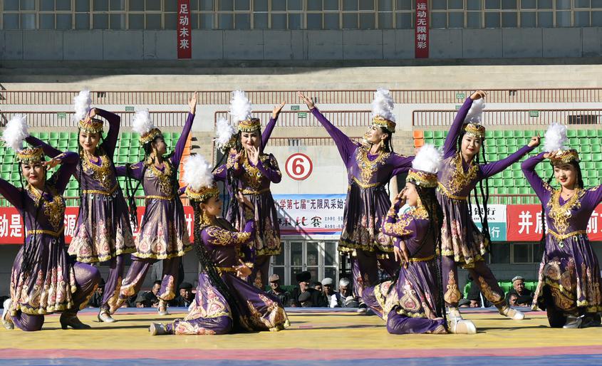 新疆岳普湖舉辦2023年“達瓦昆杯”摔跤（且力西）邀請賽