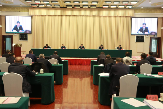 11月13日，新疆维吾尔自治区基层统战工作会议召开。