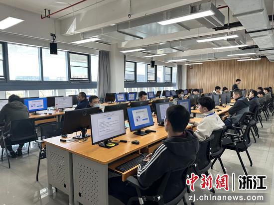 考试现场。学校供图