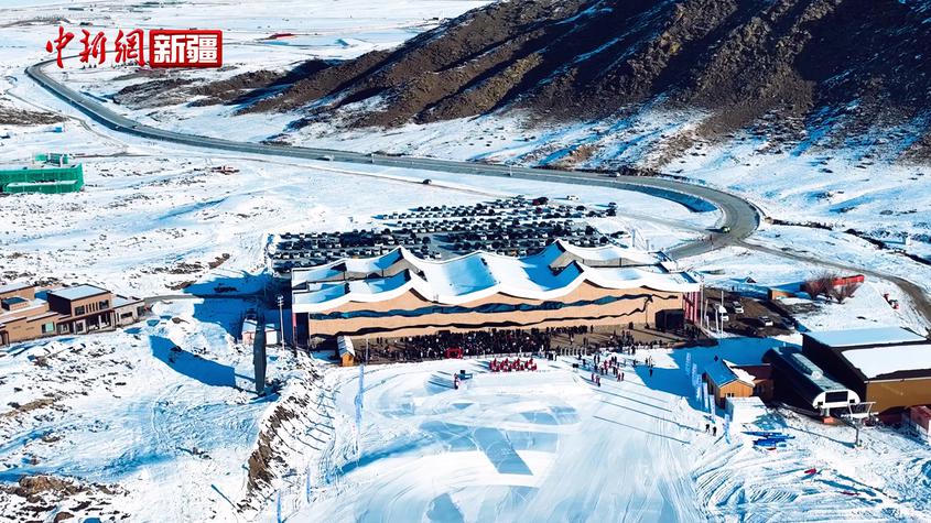 雪友的快樂回來啦！新疆青河青格里狼山國際滑雪場正式開滑