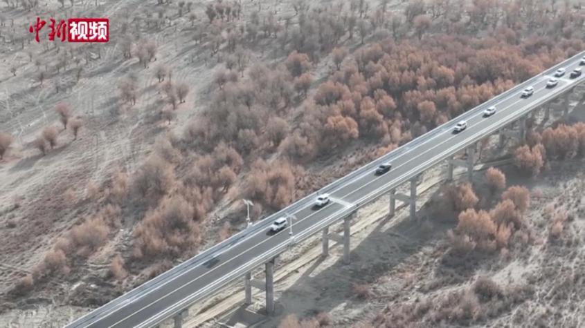 新疆第四条沙漠公路建成全线通车
