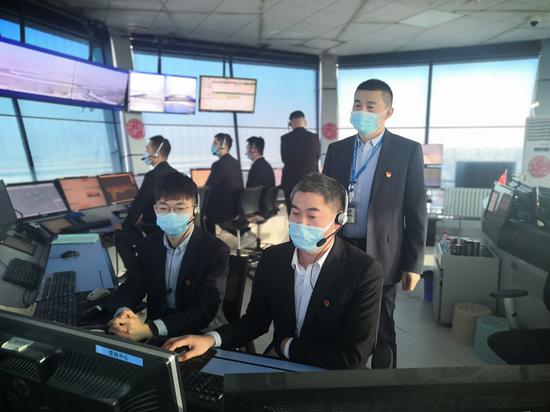 新疆空管局终端控制中心全力保证航班冬天运转安全
