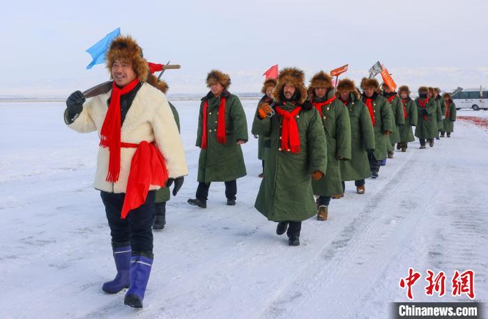 新疆巴里坤縣舉辦采冰儀式
